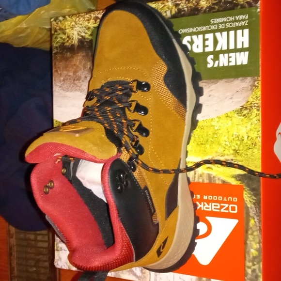Hiker boots size 7 Ozark Trail NWTs